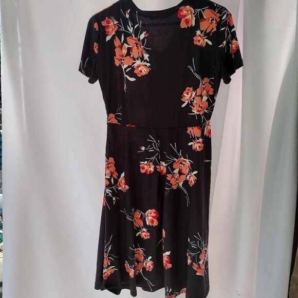 Moyabo dress - Picture 5 of 8